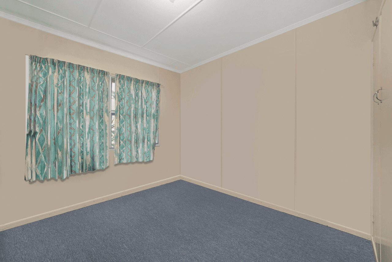 32 Blakeney Street, WOODY POINT, QLD 4019