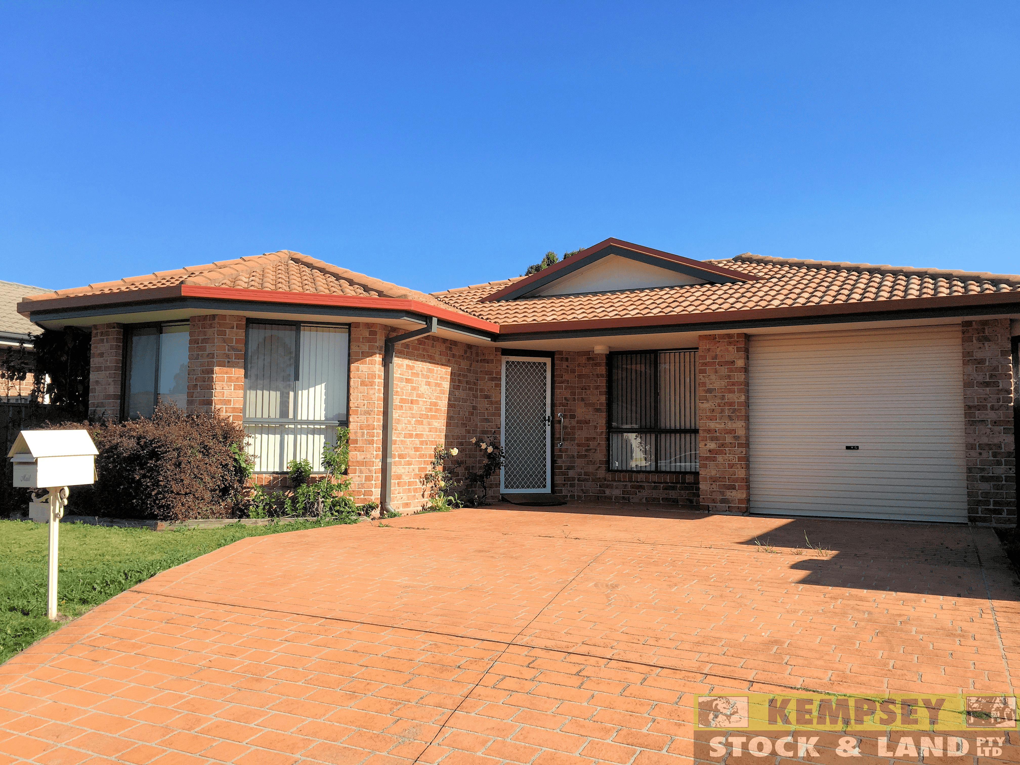 12 Bert Dyson Pl, West Kempsey, NSW 2440