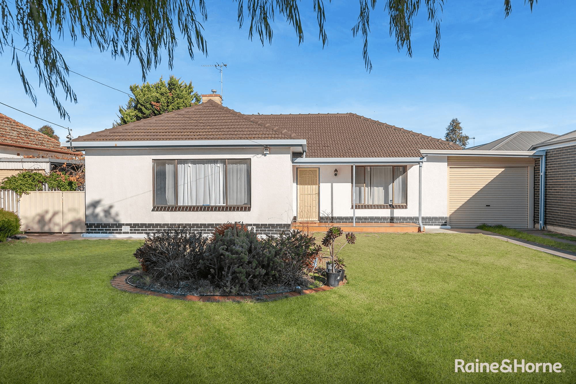 11 Cungena Avenue, PARK HOLME, SA 5043