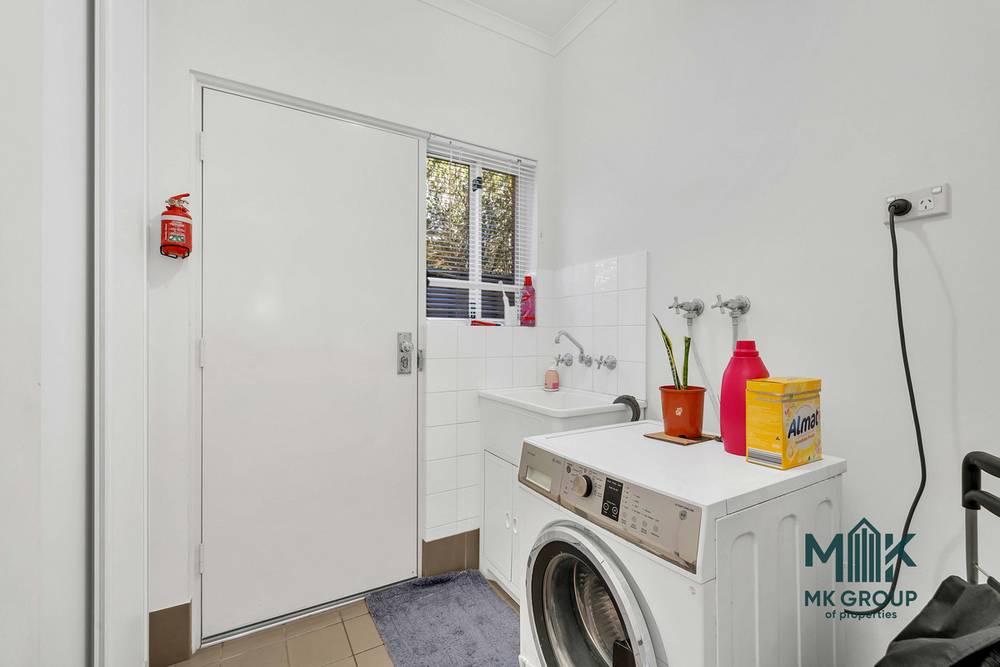 24 Shoalhaven Circuit, Mawson Lakes, SA 5095