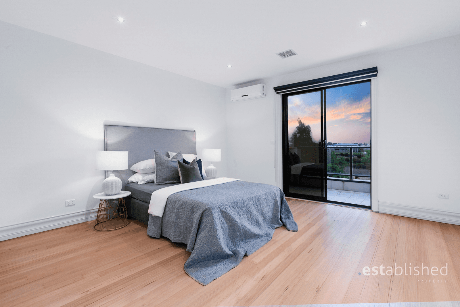 11 Skyward Drive, SANCTUARY LAKES, VIC 3030
