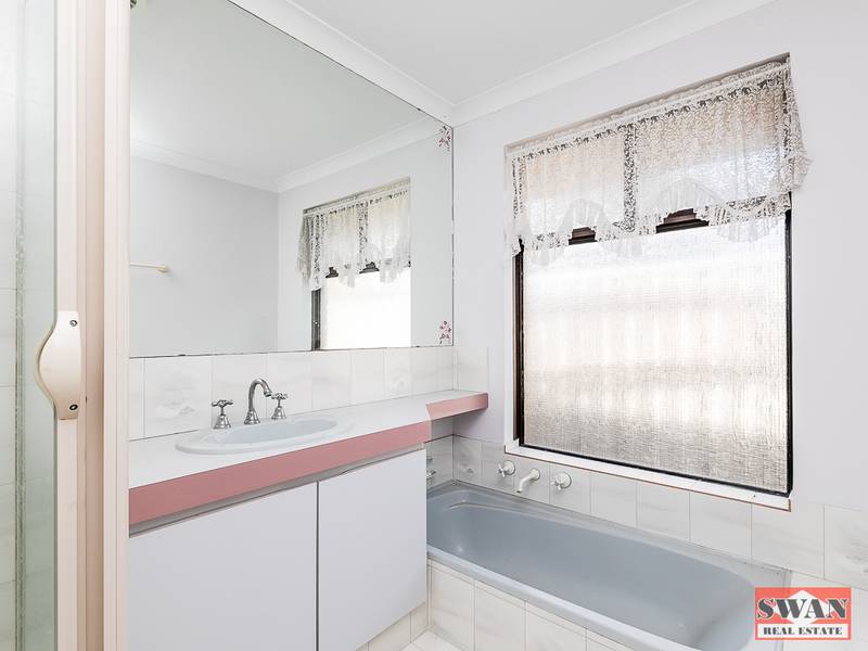 7 Meadowview Dr, Ballajura, WA 6066