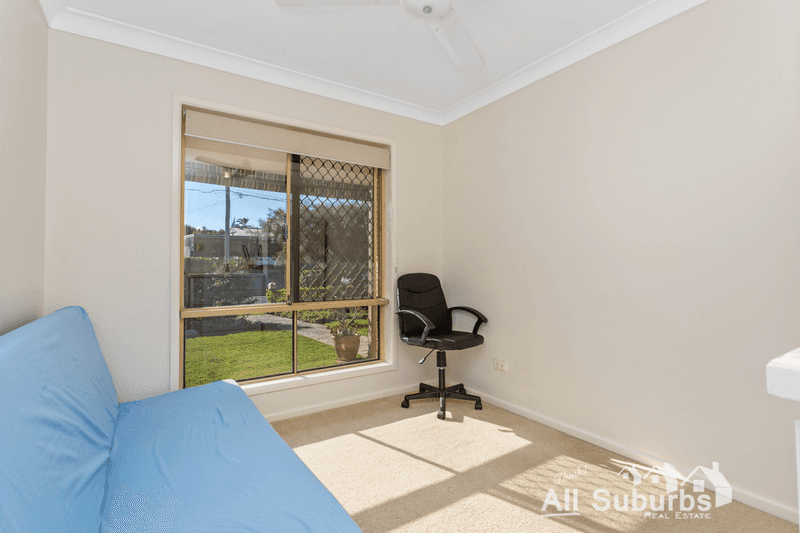 3 Love Street, CRESTMEAD, QLD 4132