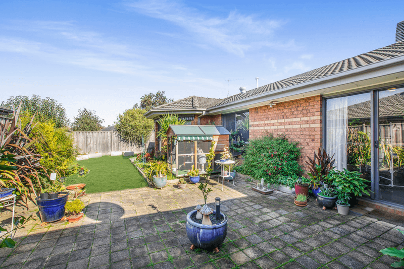 48 Irving Road, PAKENHAM, VIC 3810