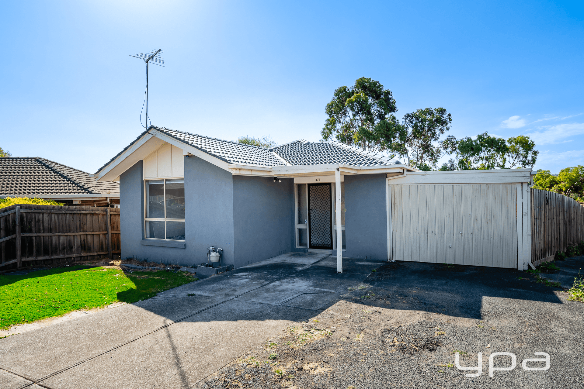 1/8 Hall Court, Meadow Heights, VIC 3048