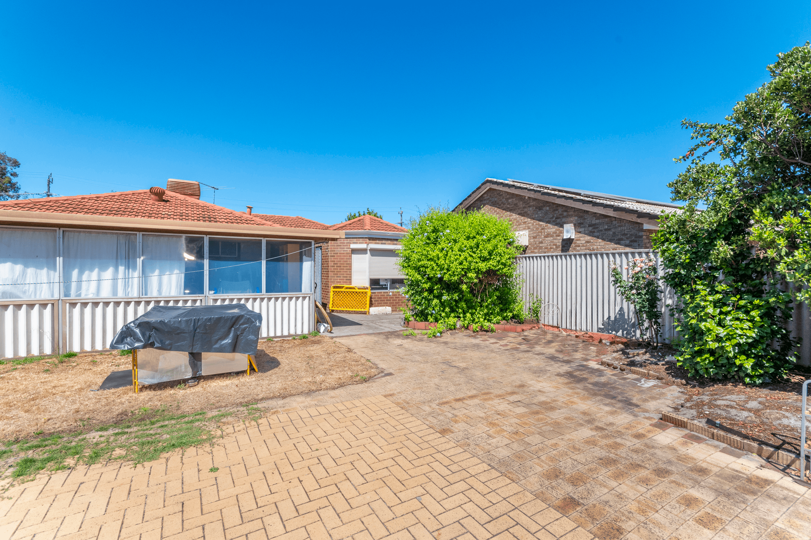 8 Ravenslea Drive, PARKWOOD, WA 6147