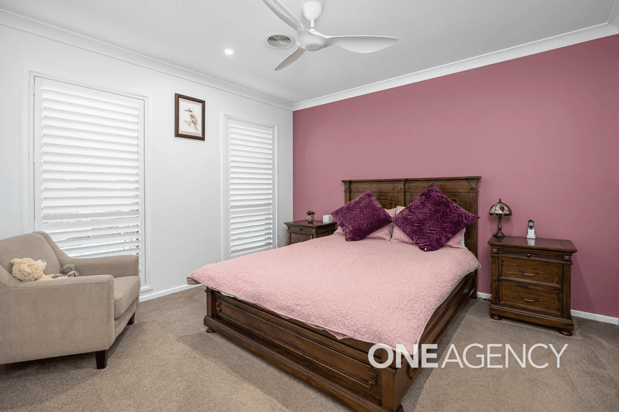 62 PARADISE DRIVE, GOBBAGOMBALIN, NSW 2650