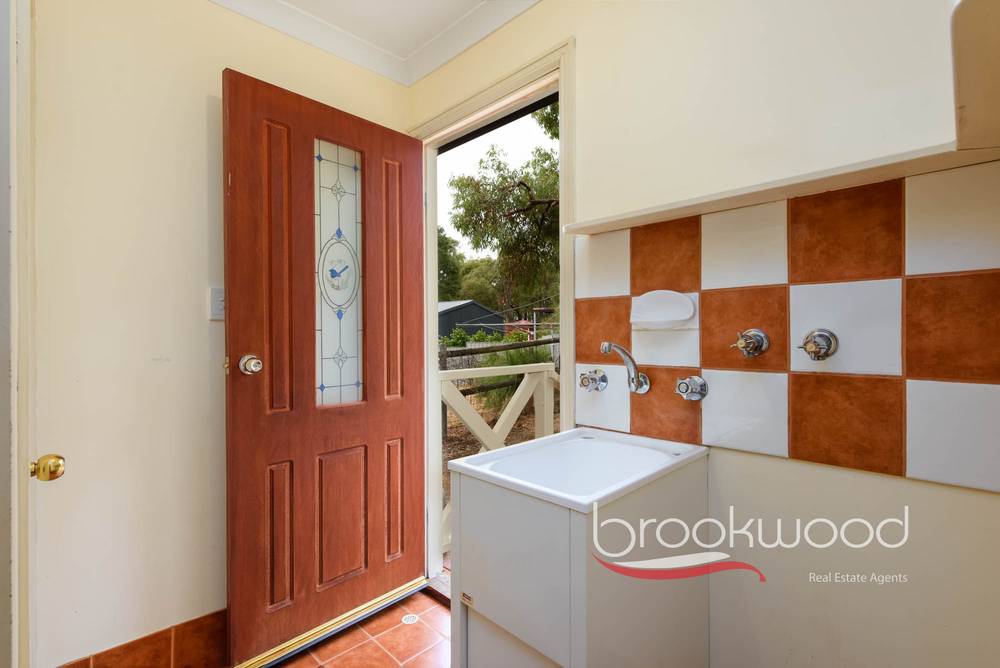2 Dunham Glen, Wooroloo, WA 6558