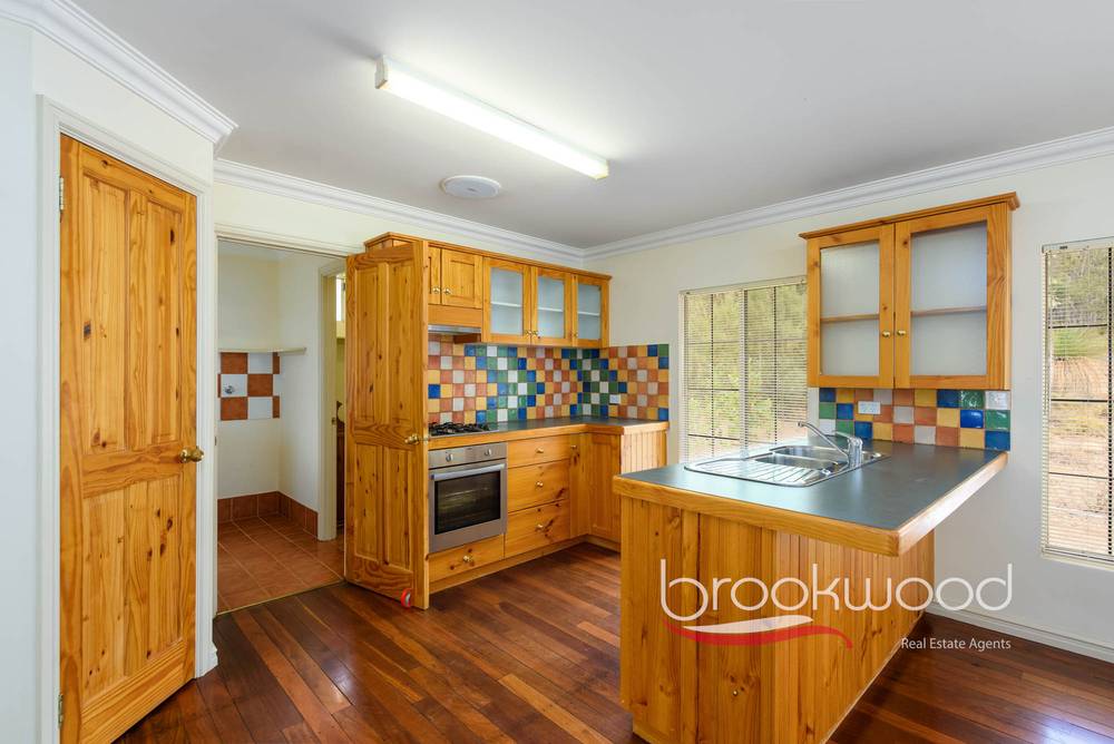 2 Dunham Glen, Wooroloo, WA 6558