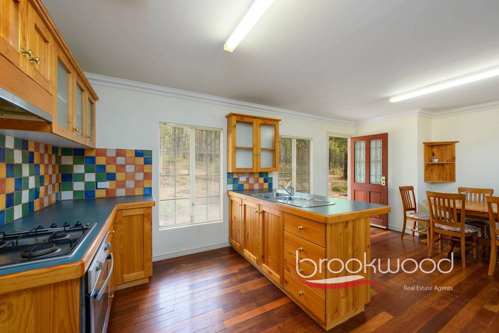 2 Dunham Glen, Wooroloo, WA 6558