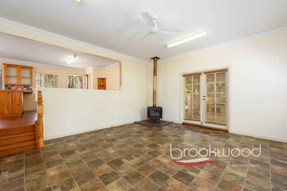 2 Dunham Glen, Wooroloo, WA 6558