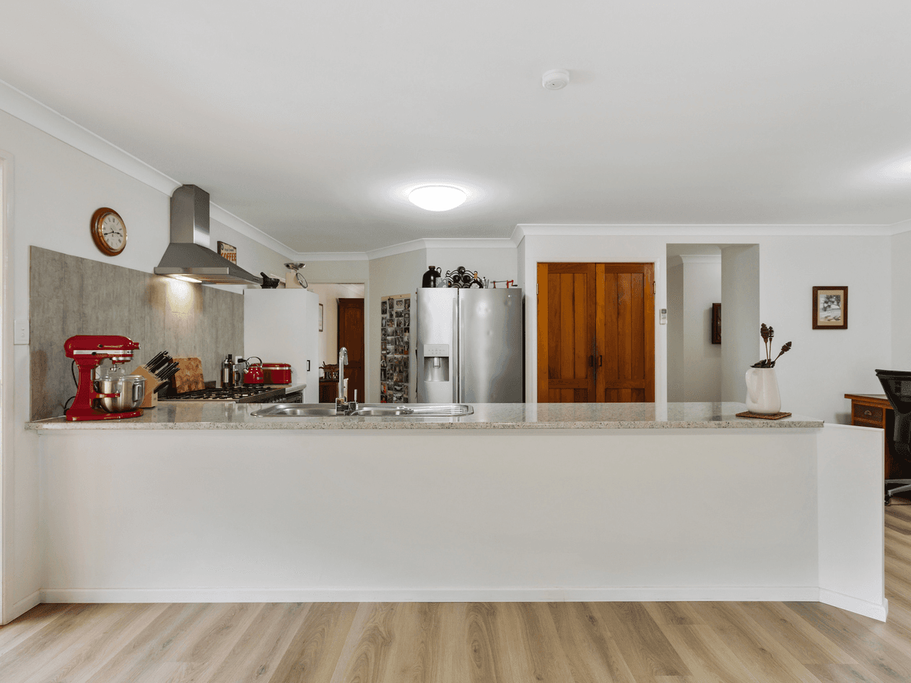 14 Albert Pl, Sandstone Point, QLD 4511