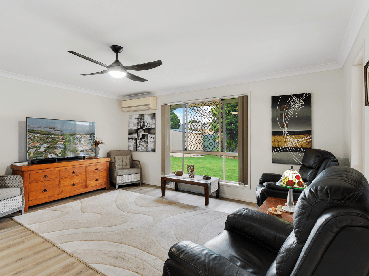14 Albert Pl, Sandstone Point, QLD 4511