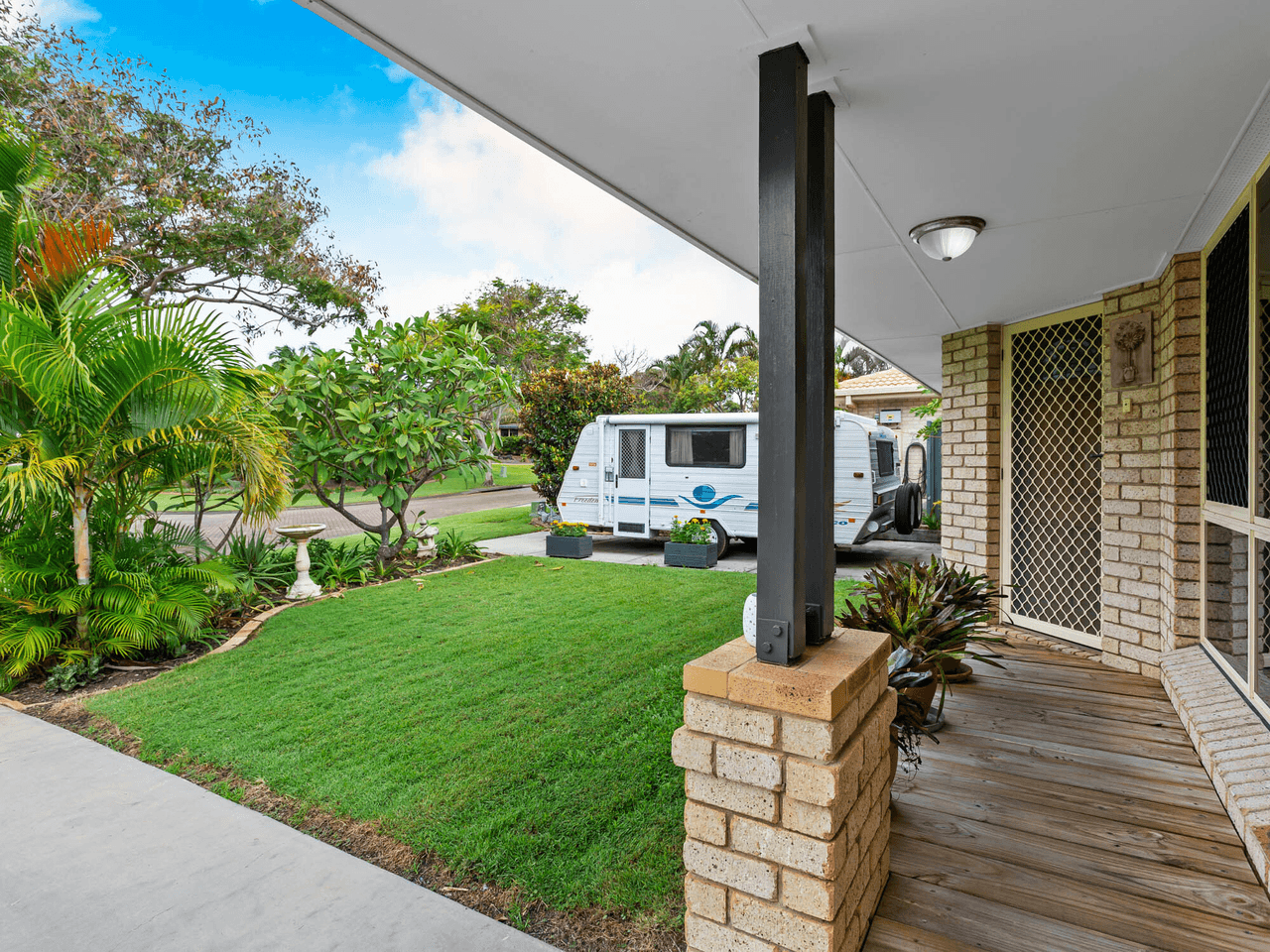 14 Albert Pl, Sandstone Point, QLD 4511