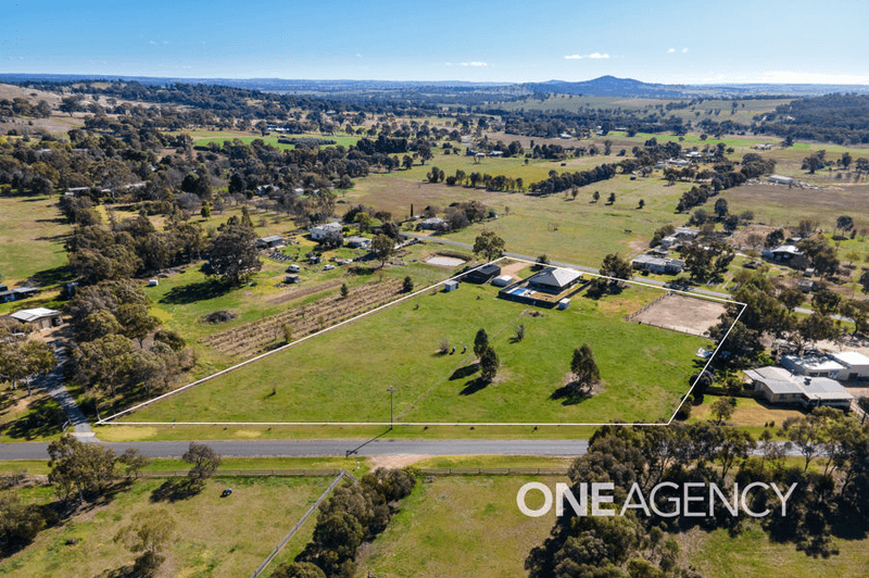 11 BENEDICT AVENUE, SAN ISIDORE, NSW 2650