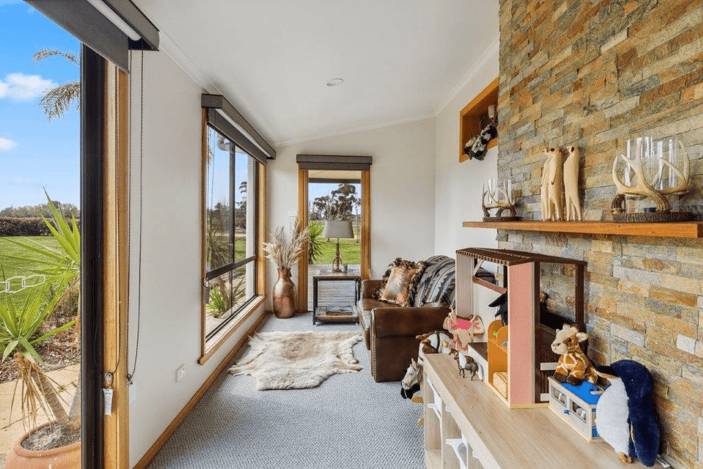41 ROOSEVELT ROAD, YARROWEYAH, VIC 3644