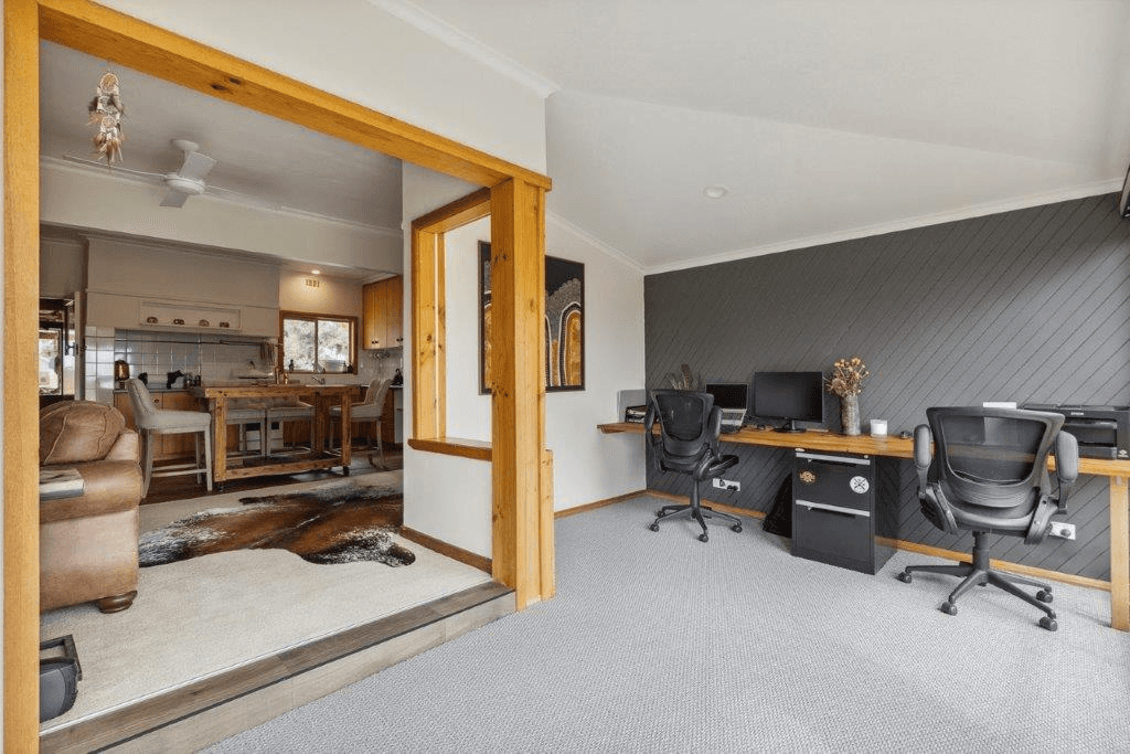 41 ROOSEVELT ROAD, YARROWEYAH, VIC 3644