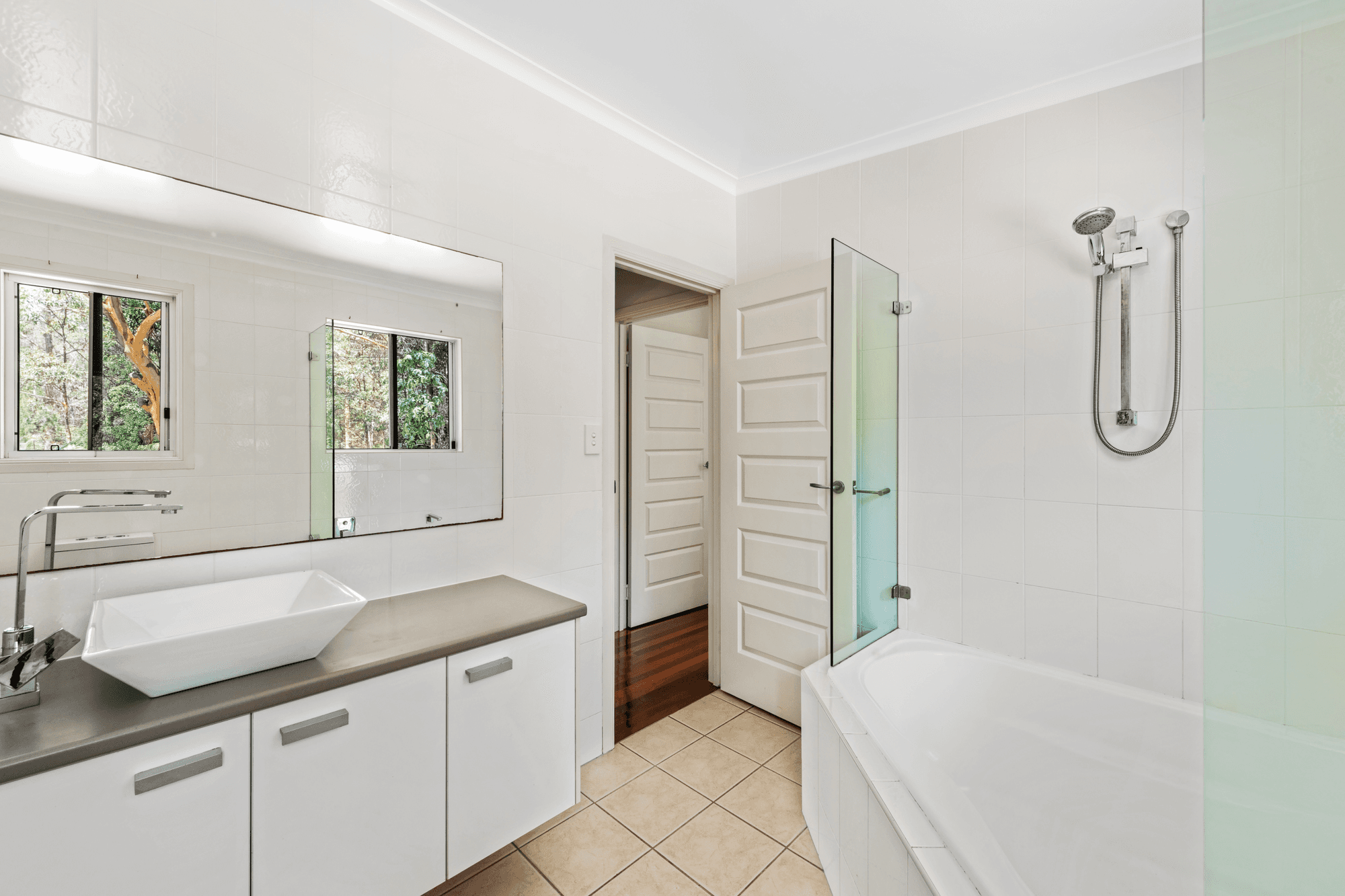 64 Gattera Road, LANDSBOROUGH, QLD 4550
