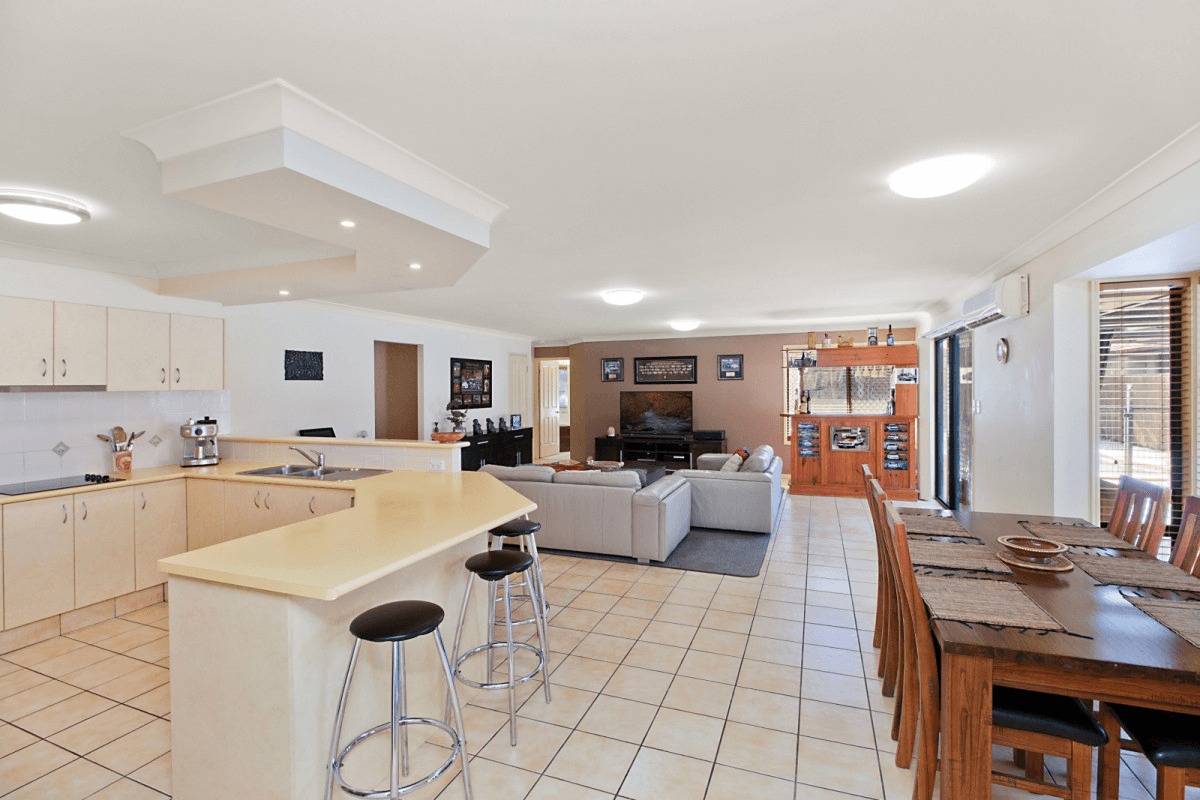 16 Grassmere Court, Banora Point, NSW 2486