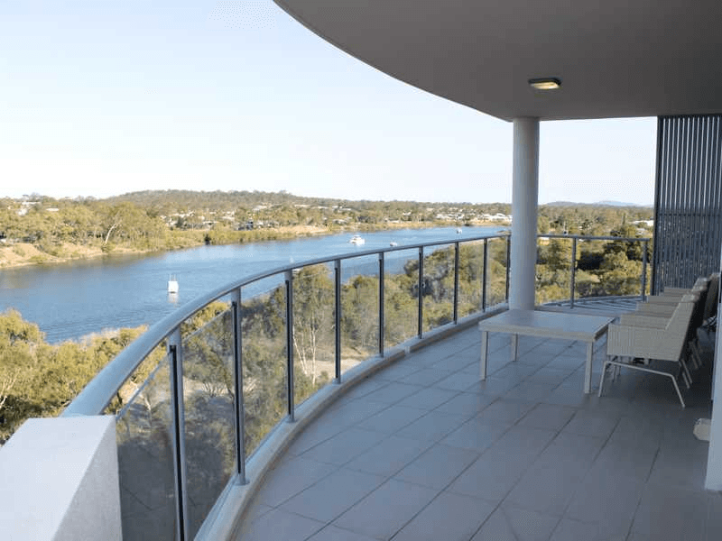 17/2 The Promenade, BOYNE ISLAND, QLD 4680