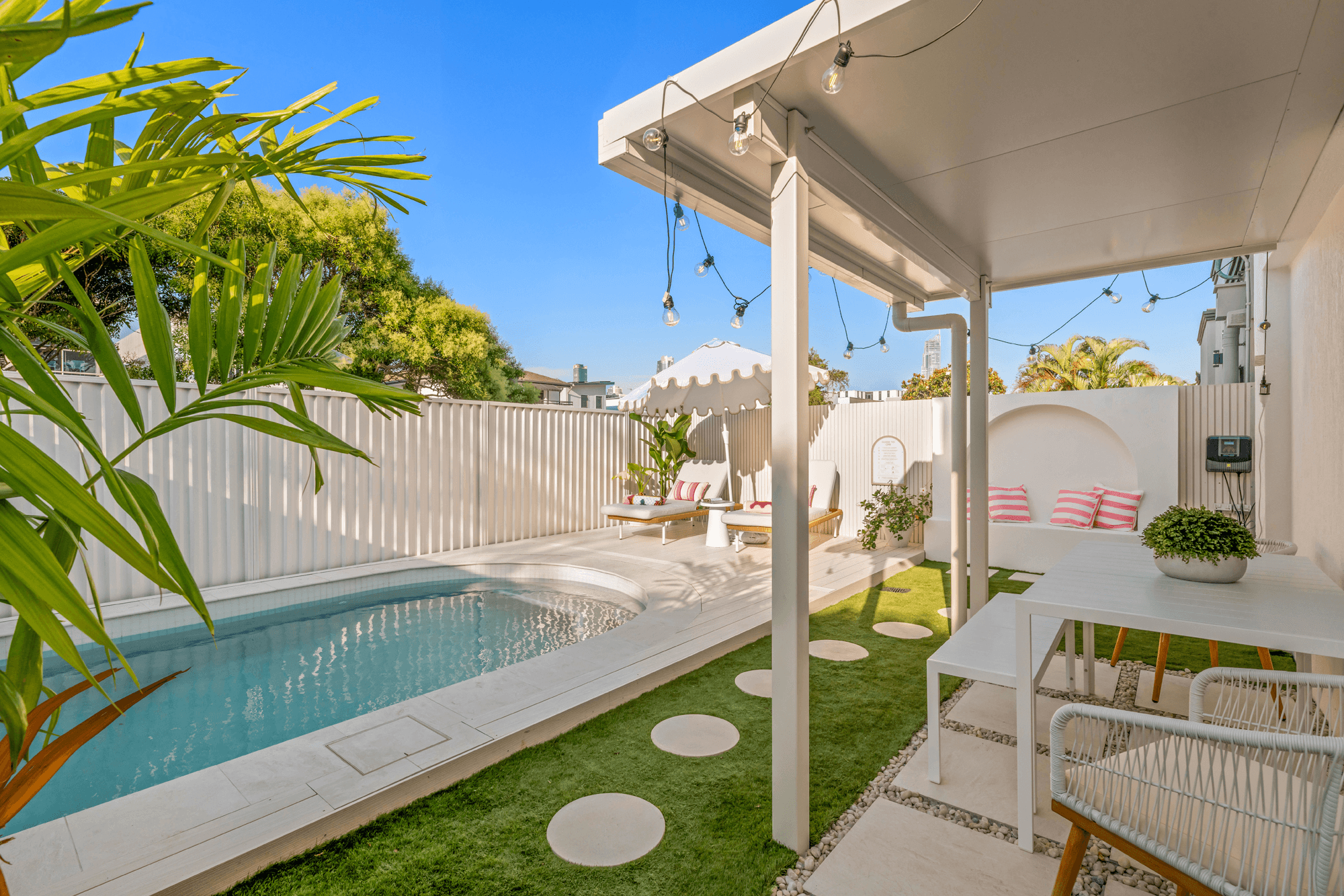 1/4 Vespa Crescent, SURFERS PARADISE, QLD 4217