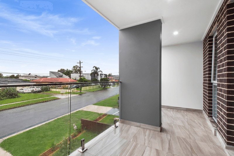 18B Junction Road, MOOREBANK, NSW 2170