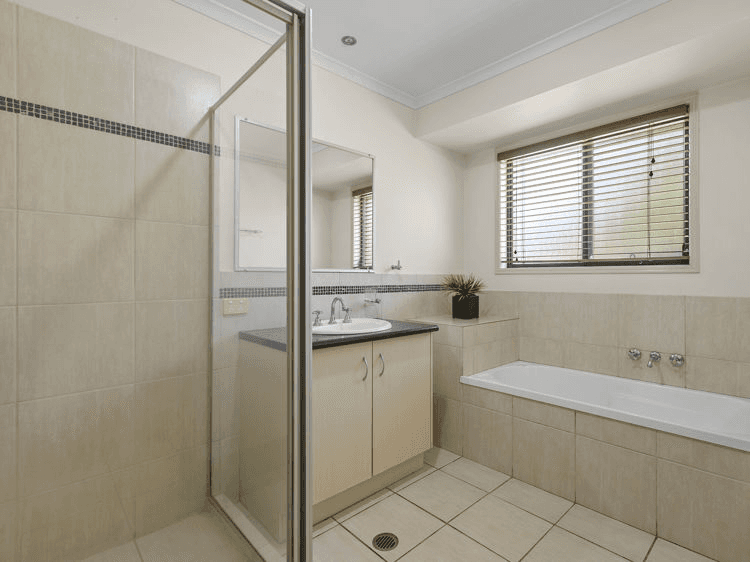 12  Turnberry Court, NAMBOUR, QLD 4560