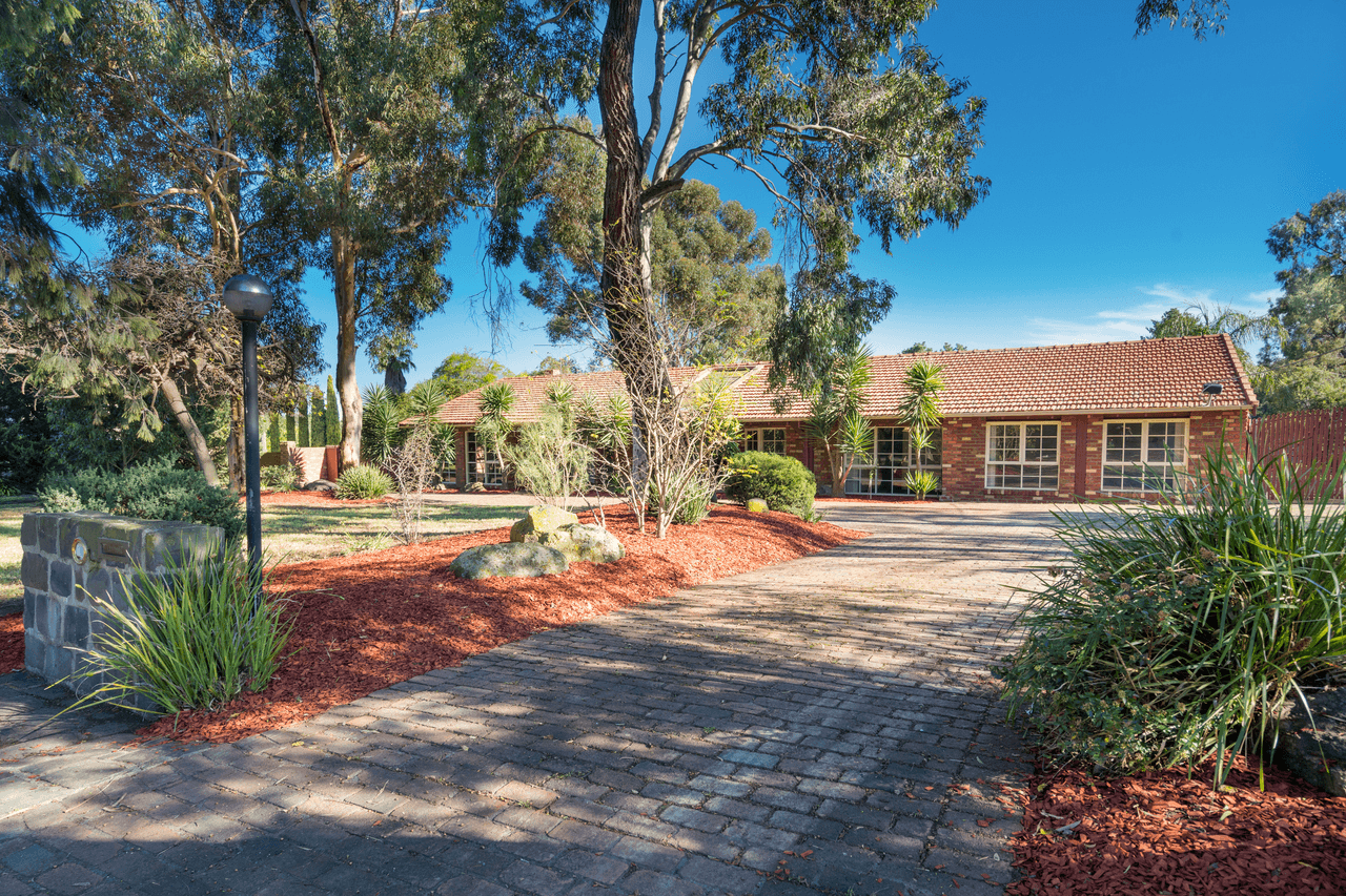 6 Queensferry Place, GREENVALE, VIC 3059