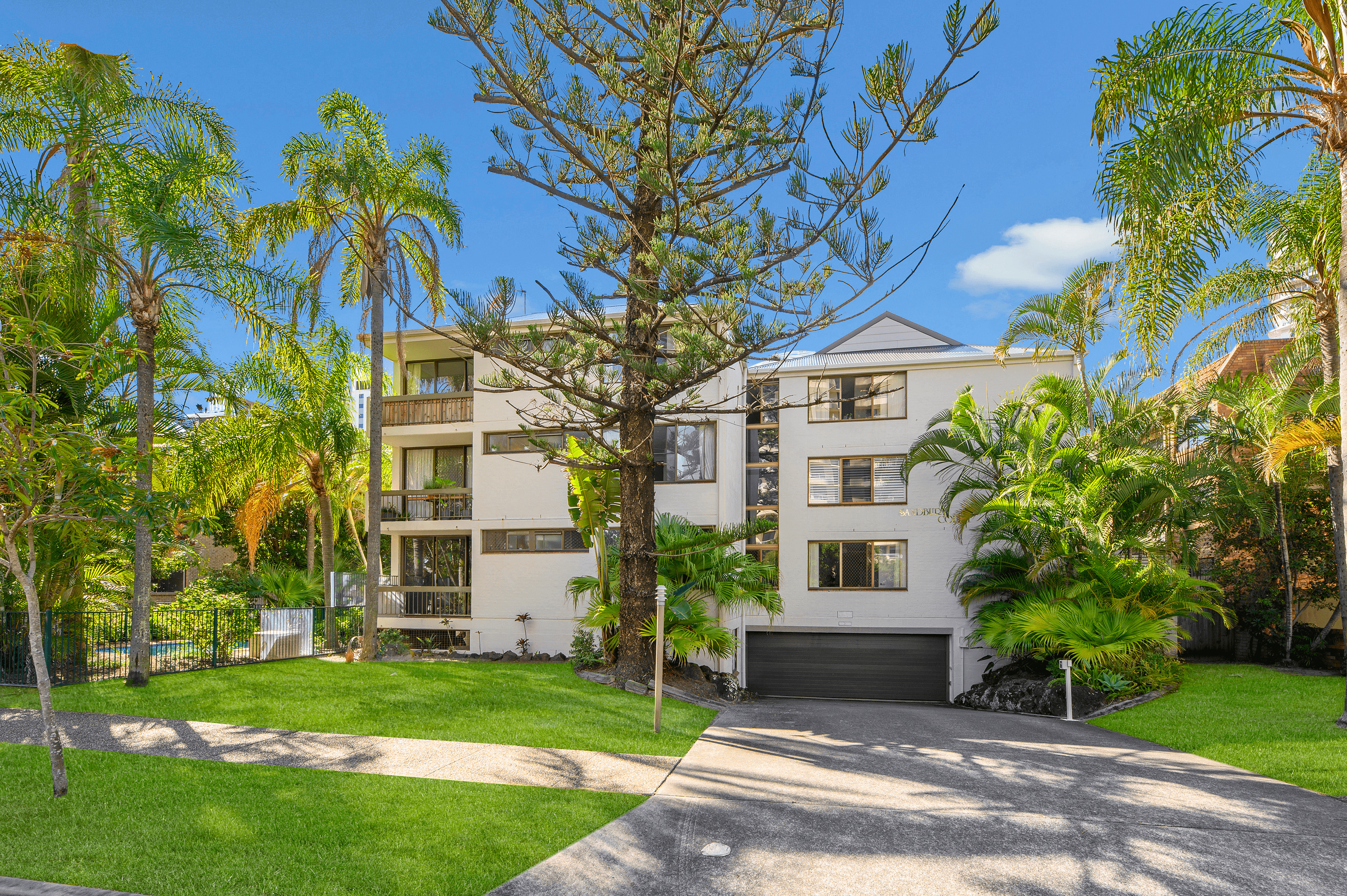 6/13 Federation Avenue, BROADBEACH, QLD 4218