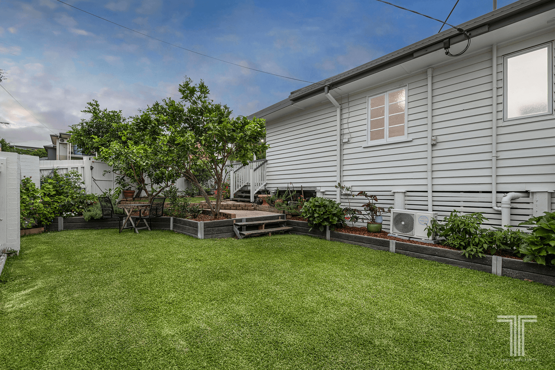 27 Kennington Road, Camp Hill, QLD 4152