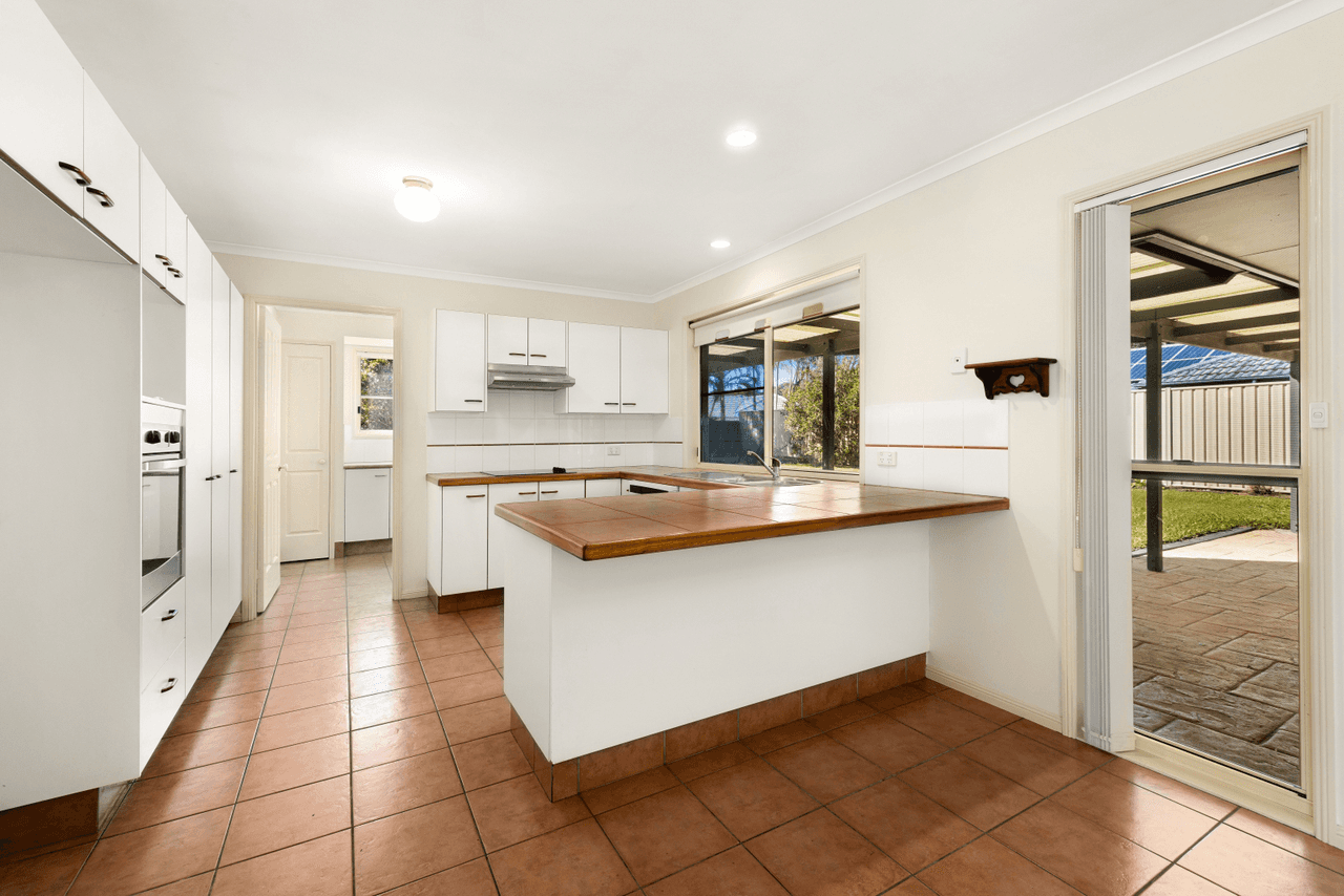 5 Greenway Place, MOUNTAIN CREEK, QLD 4557