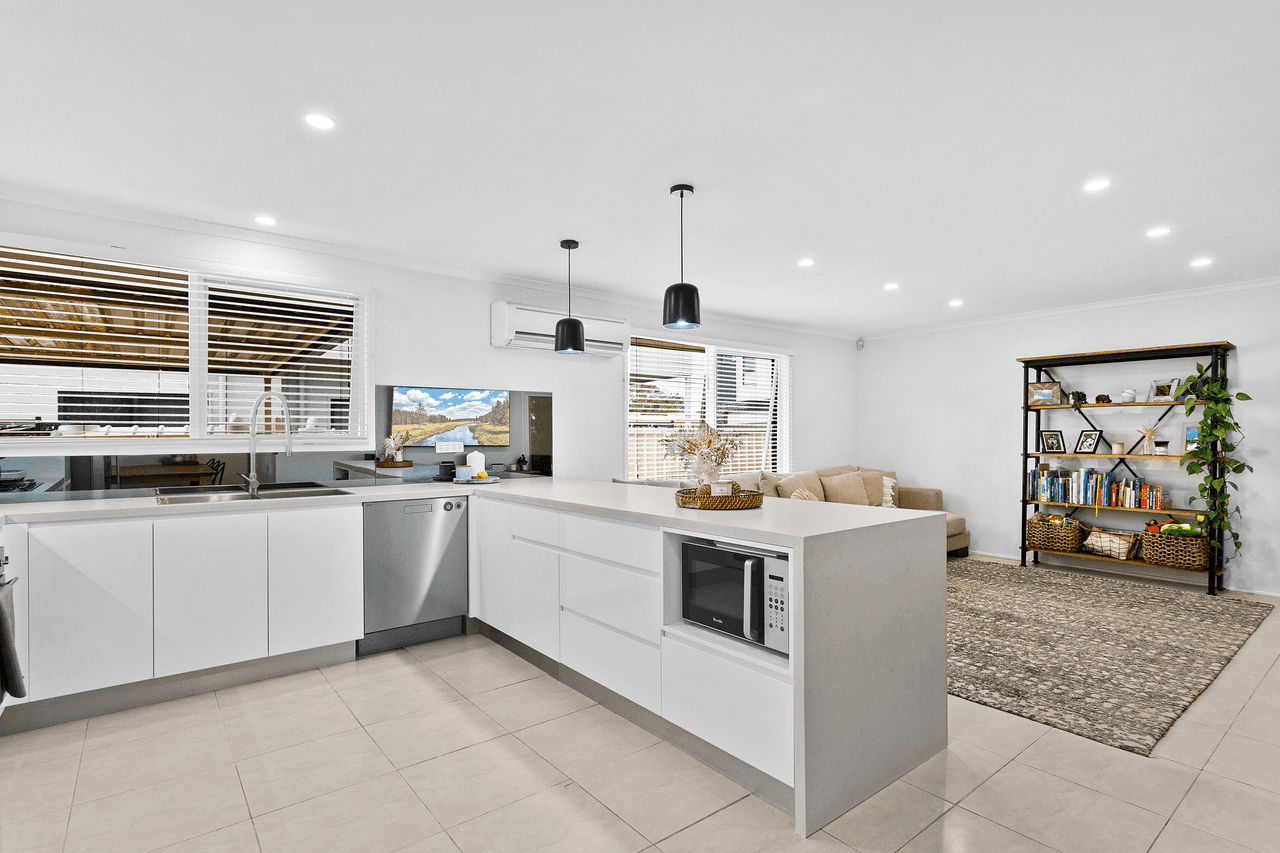 6 Fraser Crescent, ALBION PARK, NSW 2527