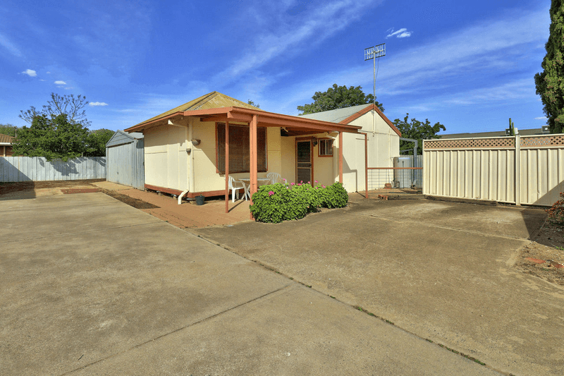 405 Cressy Street, DENILIQUIN, NSW 2710