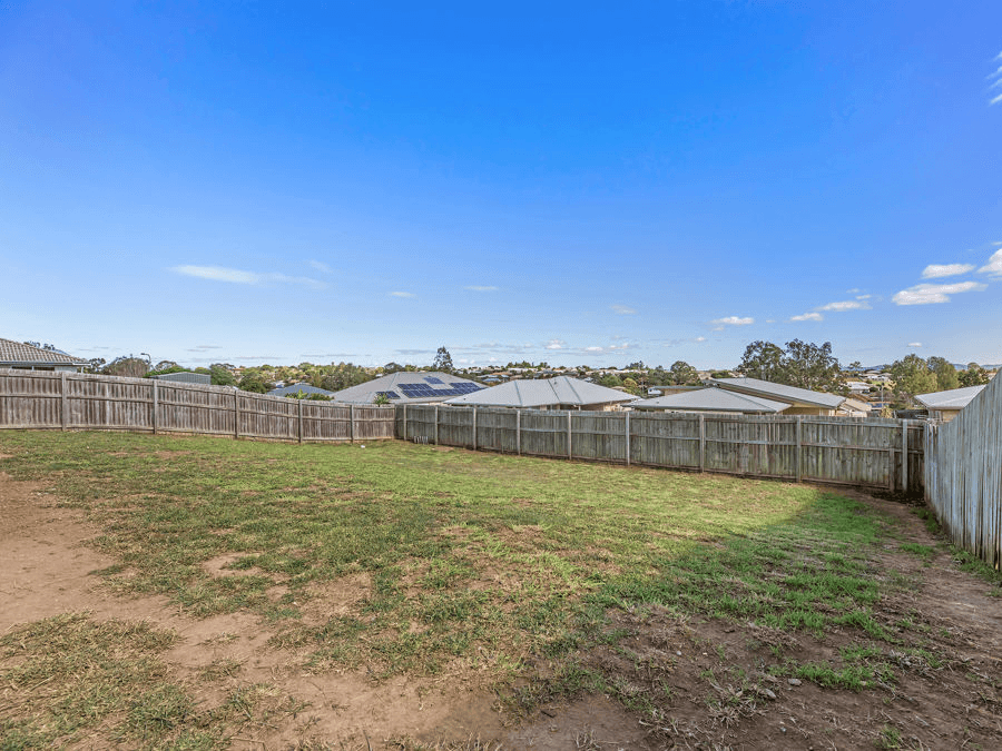 6 Benjamin Court, YAMANTO, QLD 4305