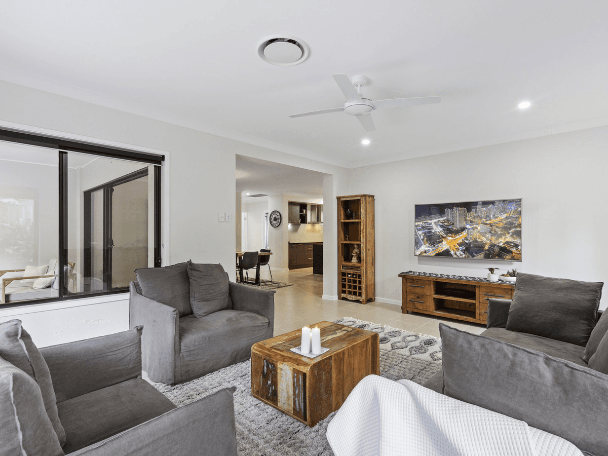 7 Jackson Ridge Road, UPPER COOMERA, QLD 4209