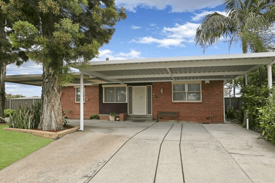 1 Midway Place, LETHBRIDGE PARK, NSW 2770