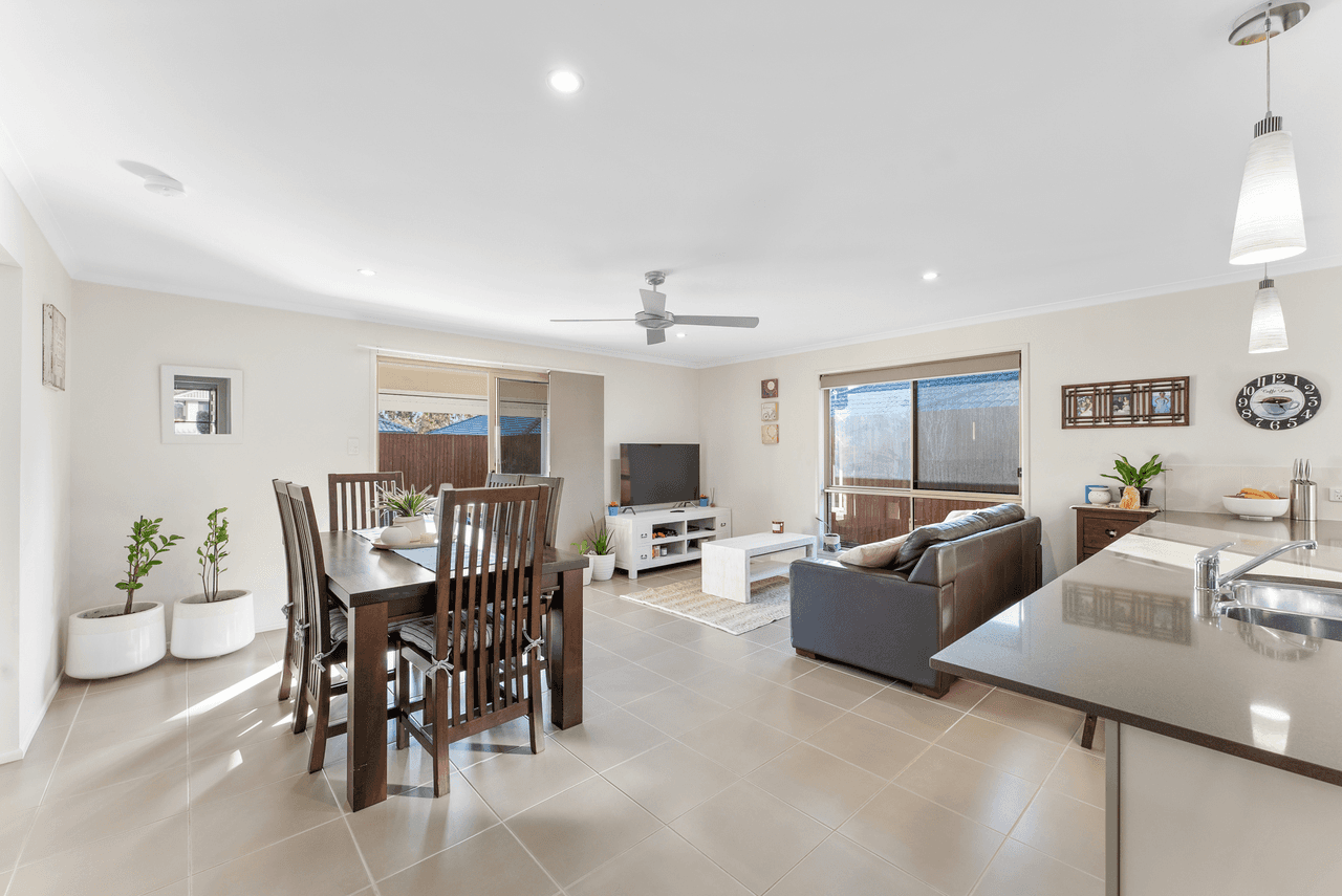 3 Chalk Circuit, NORTH LAKES, QLD 4509
