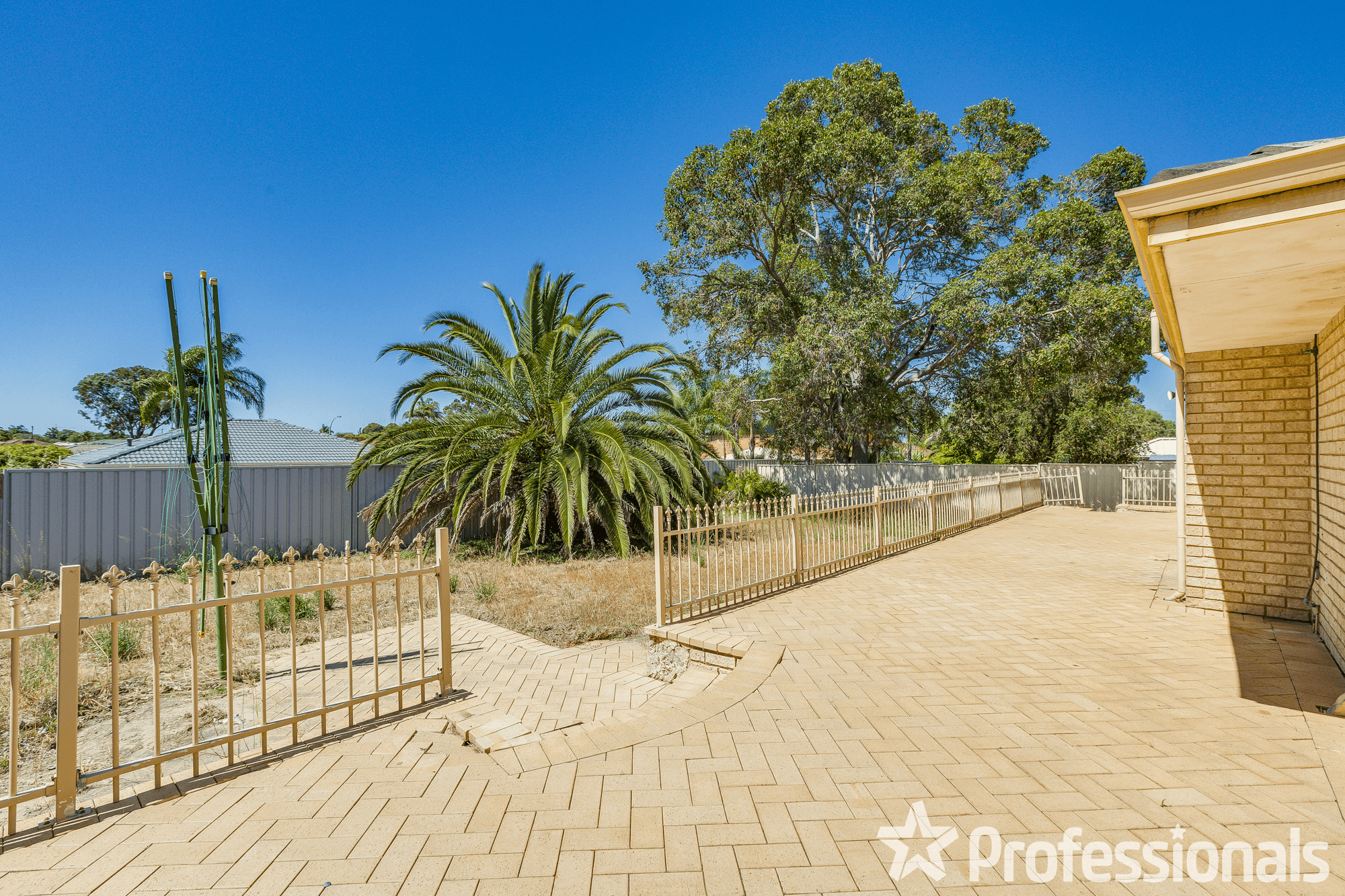 8 Dotterel Trail, BALLAJURA, WA 6066