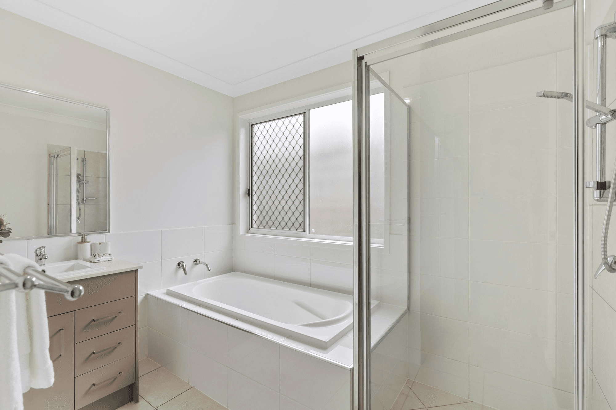 33 Isla Street, PARK RIDGE, QLD 4125