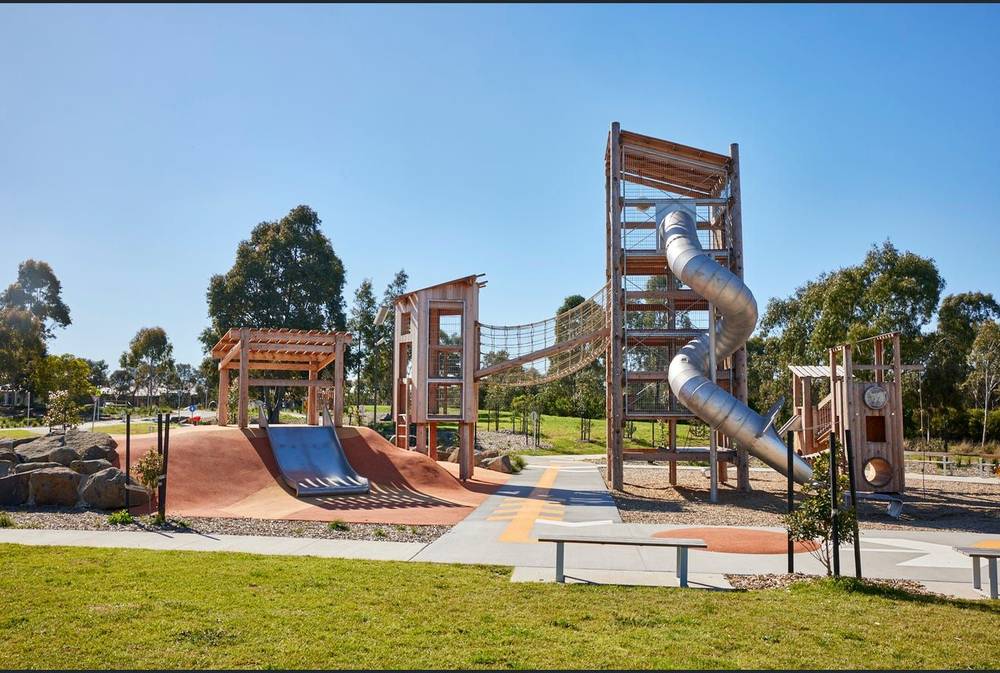 135-161 BARRY ROAD, THOMASTOWN, VIC 3074