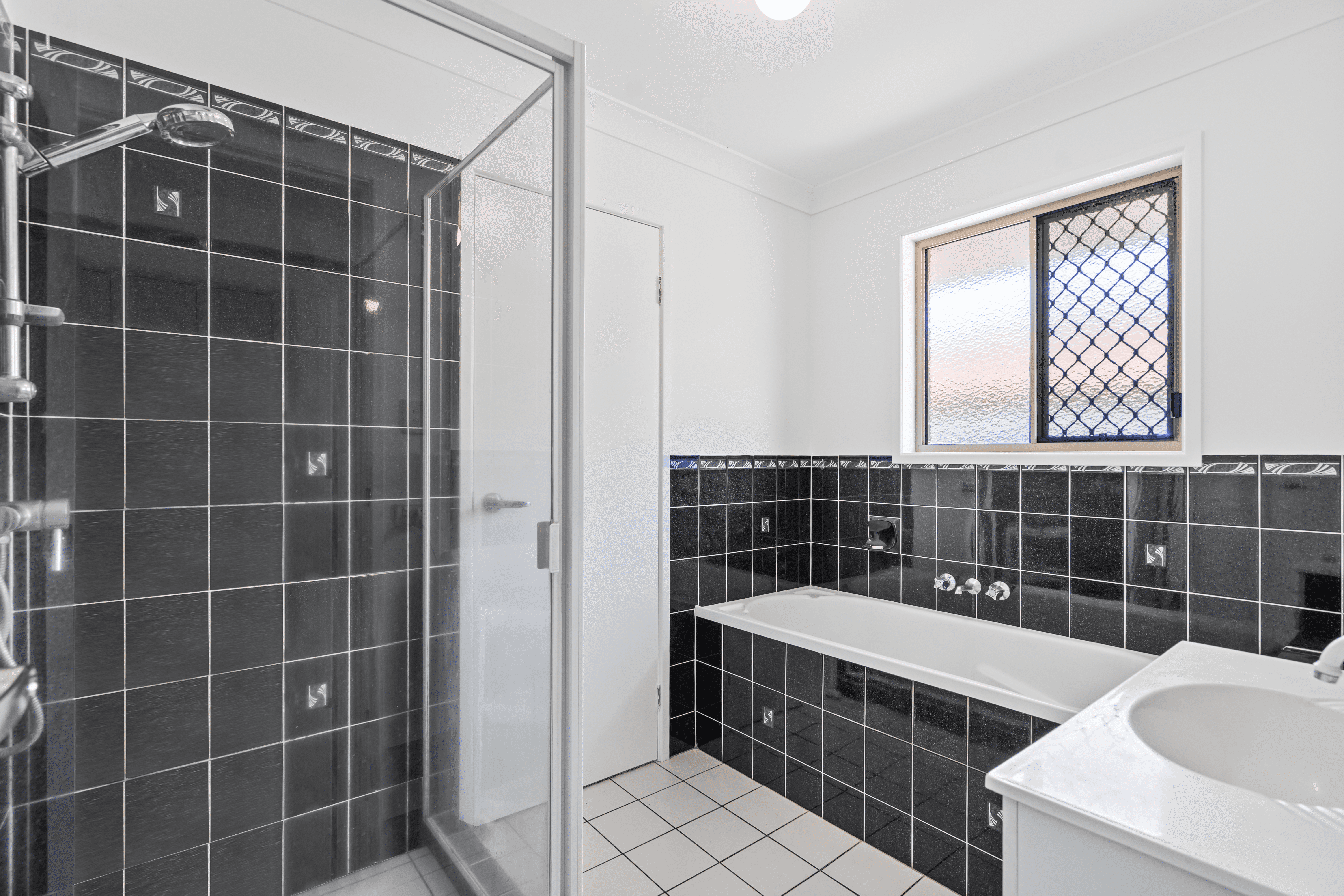 4 Rosella Court, ORMEAU, QLD 4208