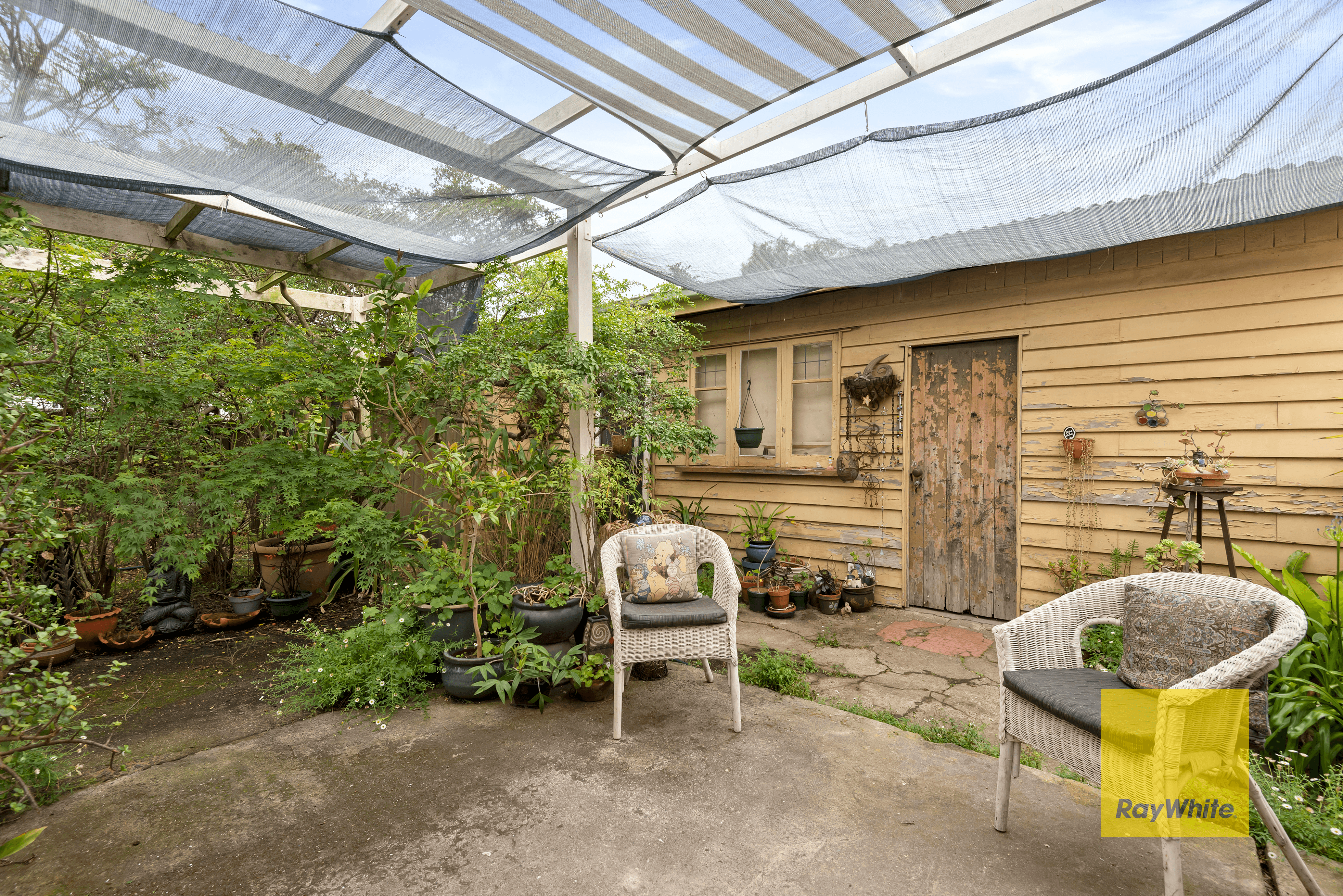 21 St Albans Road, EAST GEELONG, VIC 3219