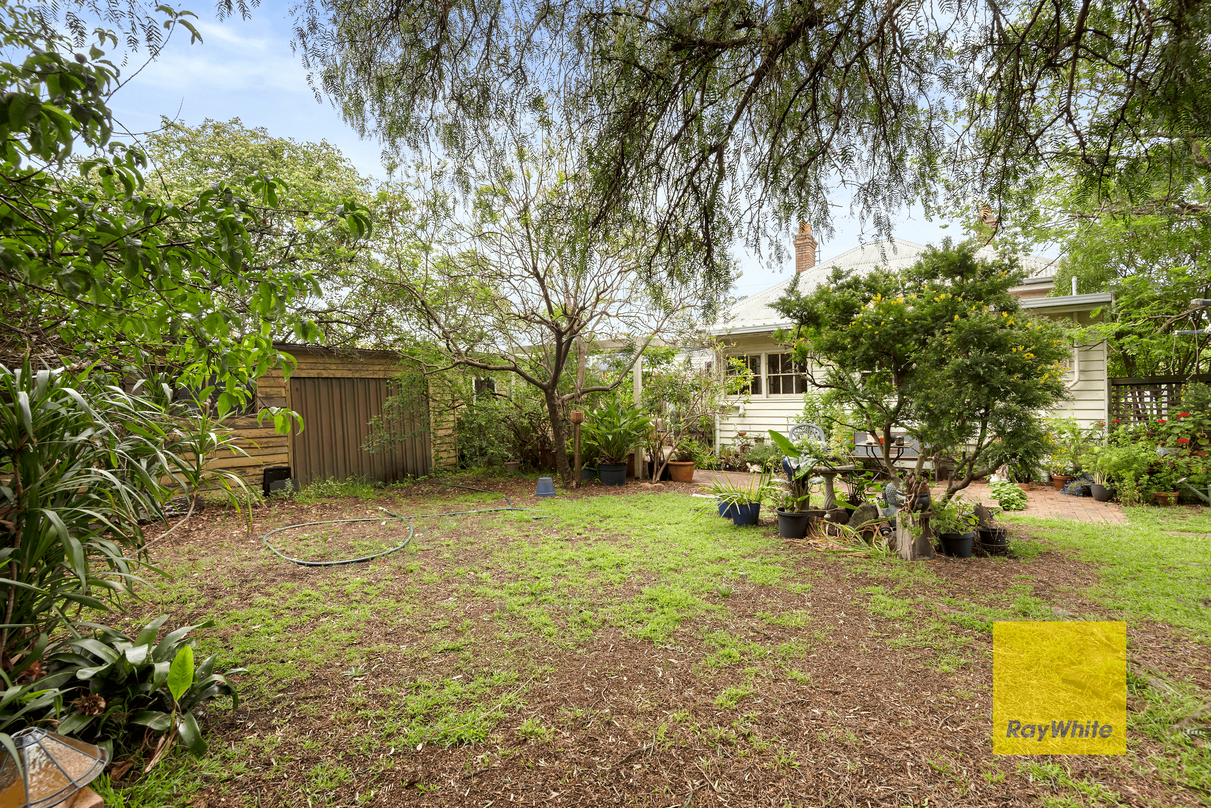 21 St Albans Road, EAST GEELONG, VIC 3219