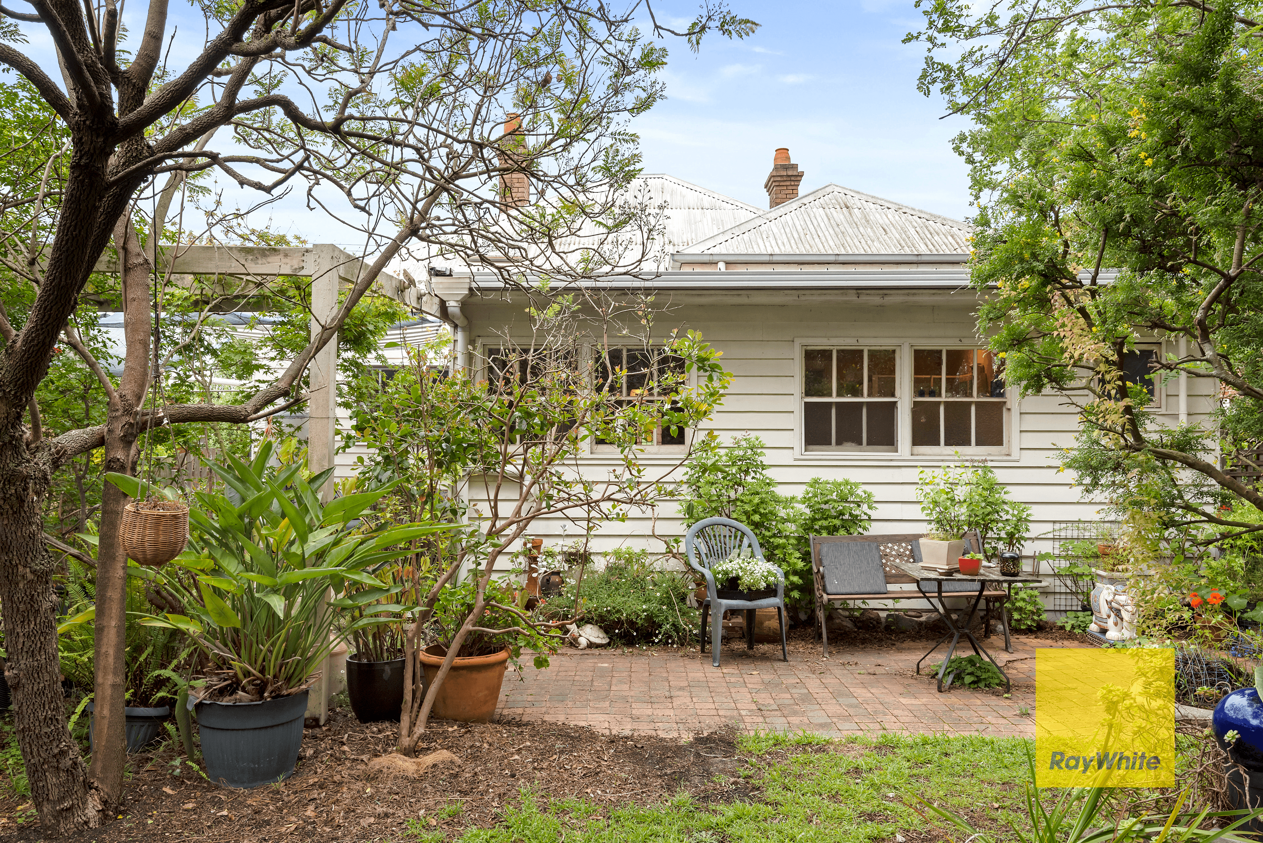 21 St Albans Road, EAST GEELONG, VIC 3219