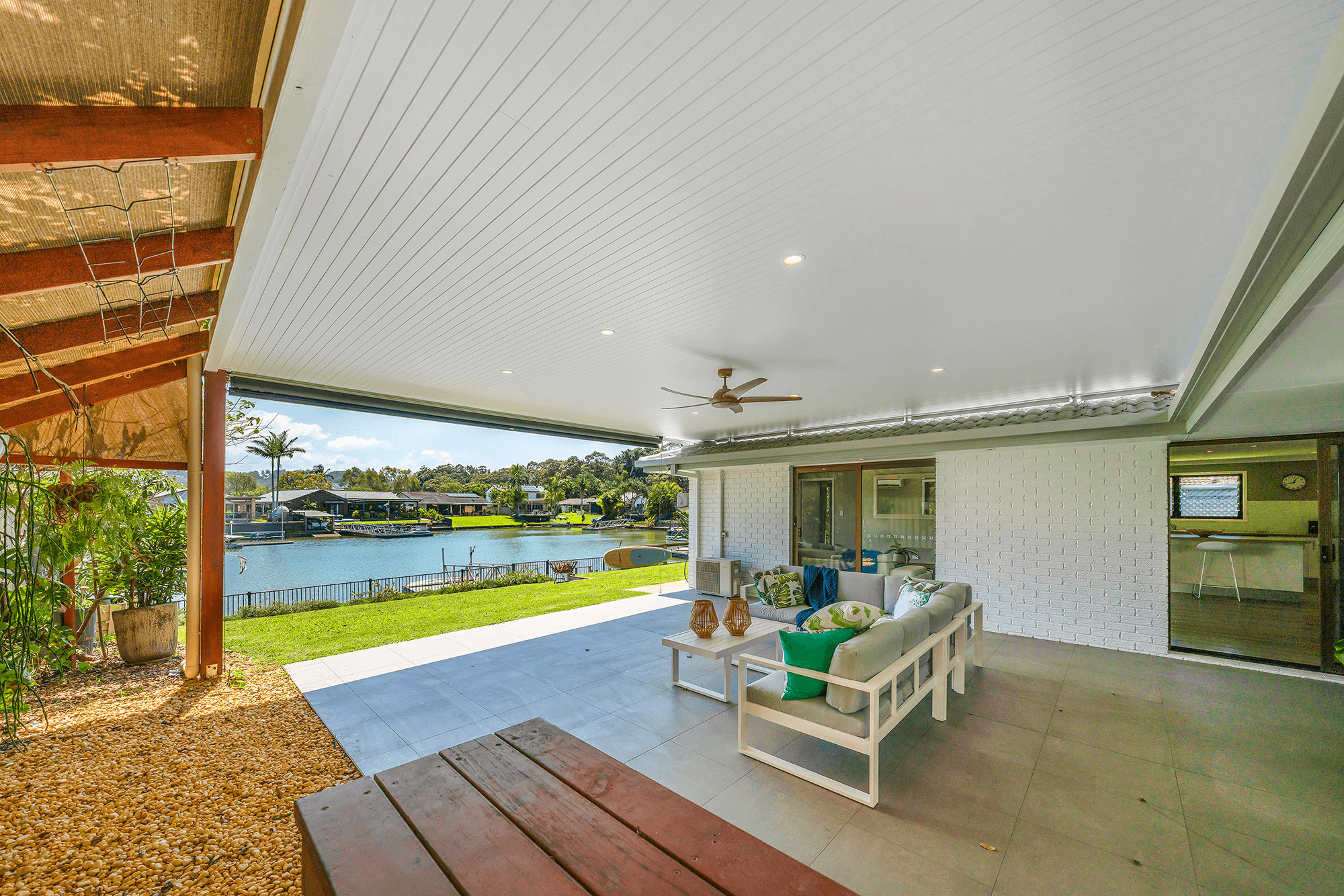 129 Currumbin Creek Road, CURRUMBIN WATERS, QLD 4223