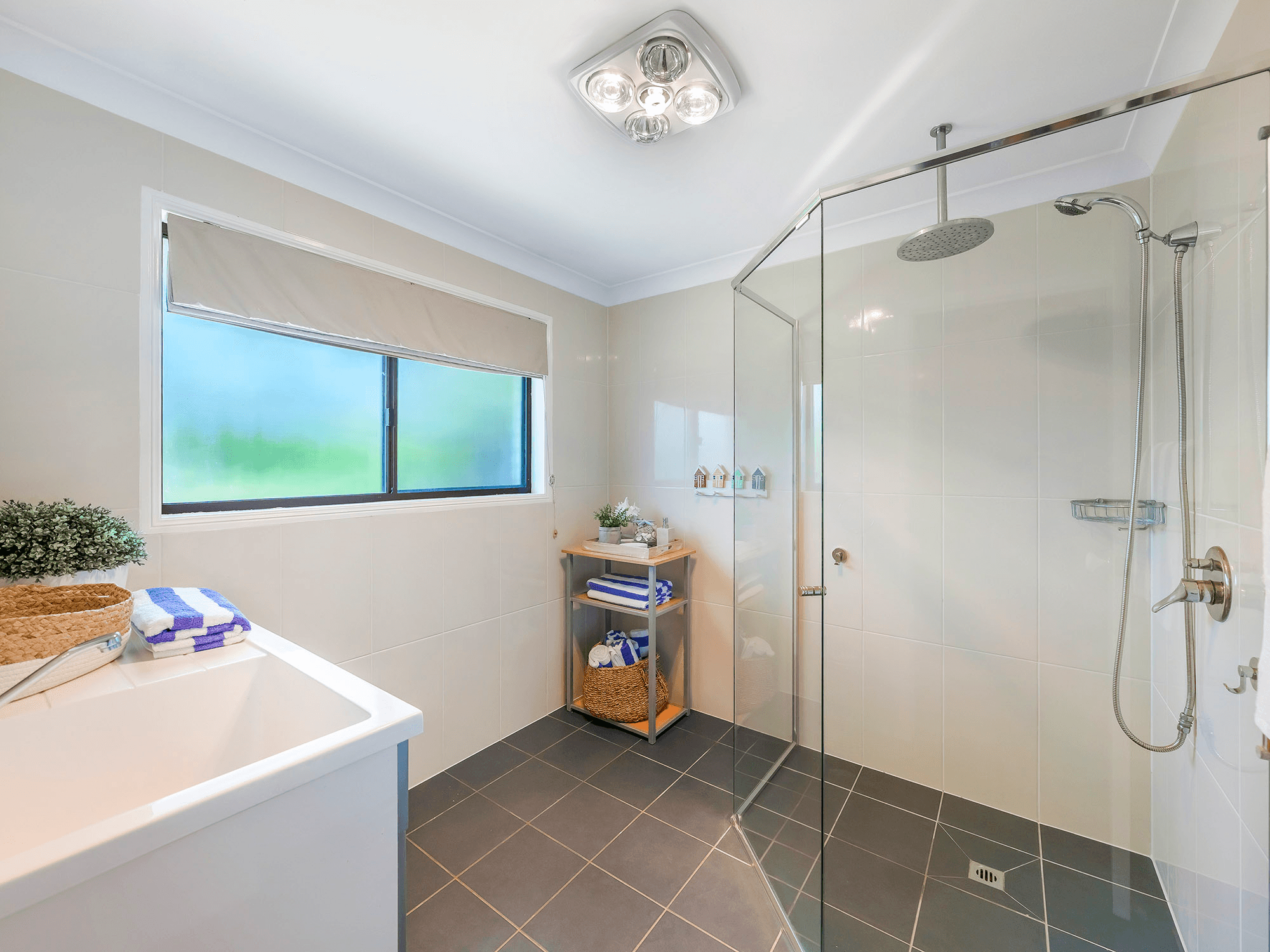 129 Currumbin Creek Road, CURRUMBIN WATERS, QLD 4223