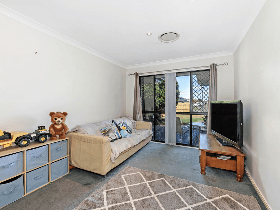 25 Angela Place, YAMANTO, QLD 4305