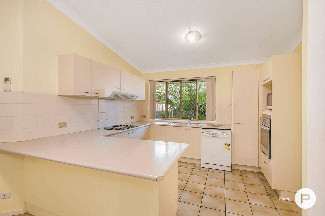 17 McPherson Road, Sinnamon Park, QLD 4073