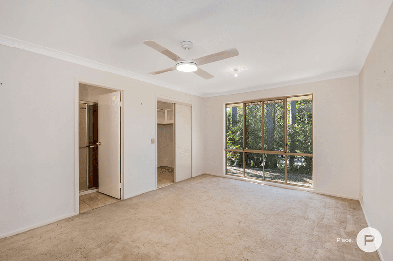 17 McPherson Road, Sinnamon Park, QLD 4073