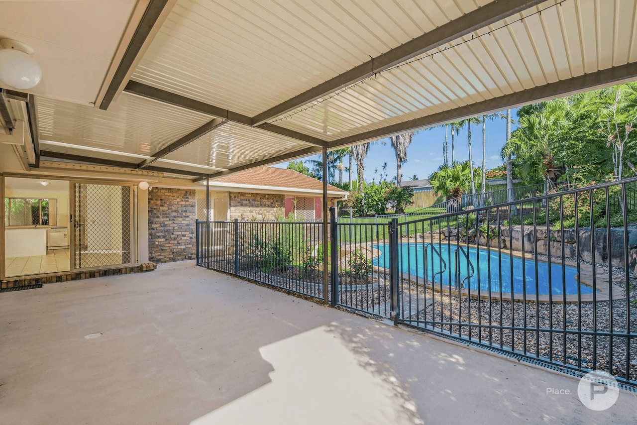 17 McPherson Road, Sinnamon Park, QLD 4073